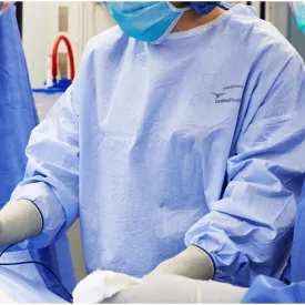 Cardinal Health SmartGown AAMI Level 4 Breathable Surgical Gowns