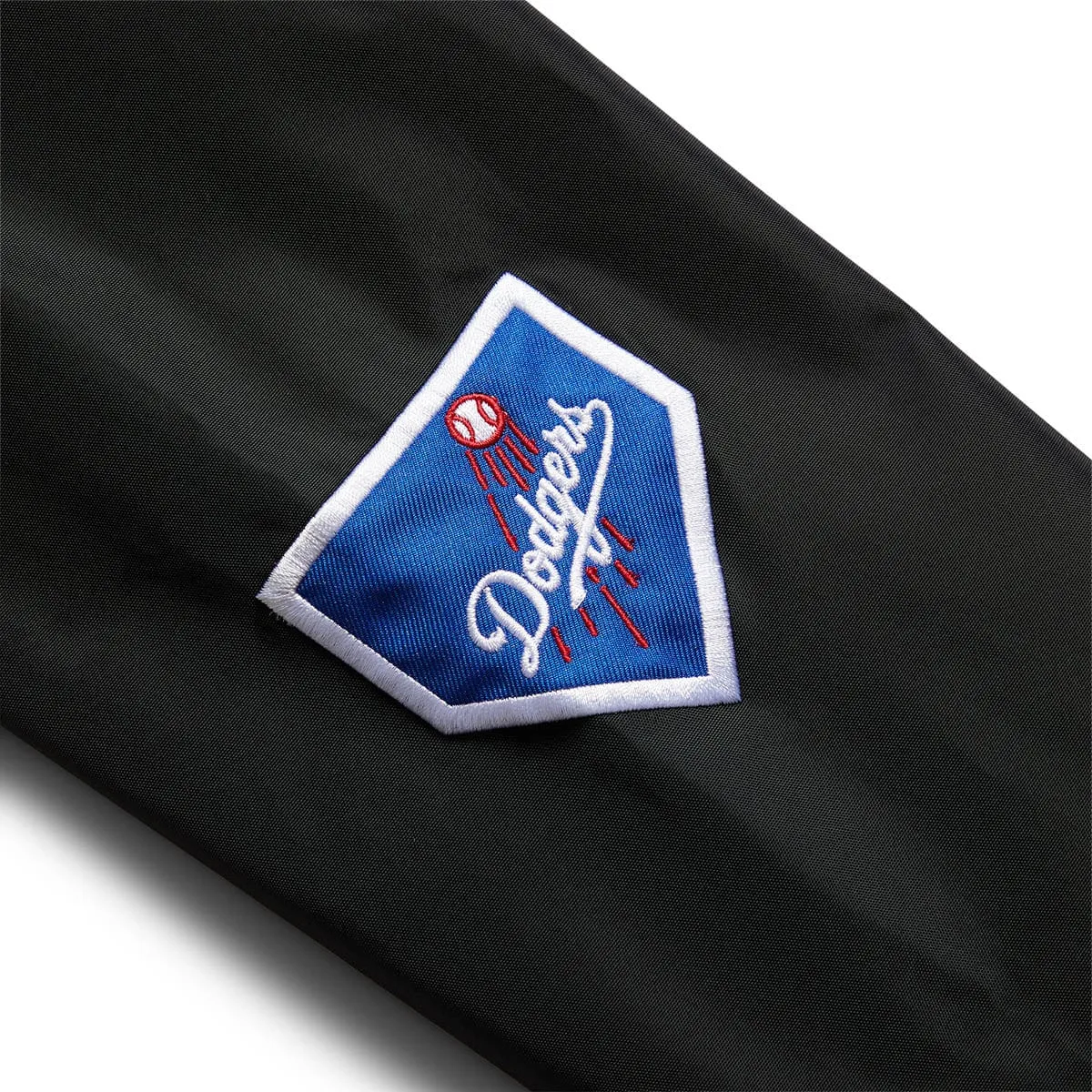LA DODGERS OUTERWEAR