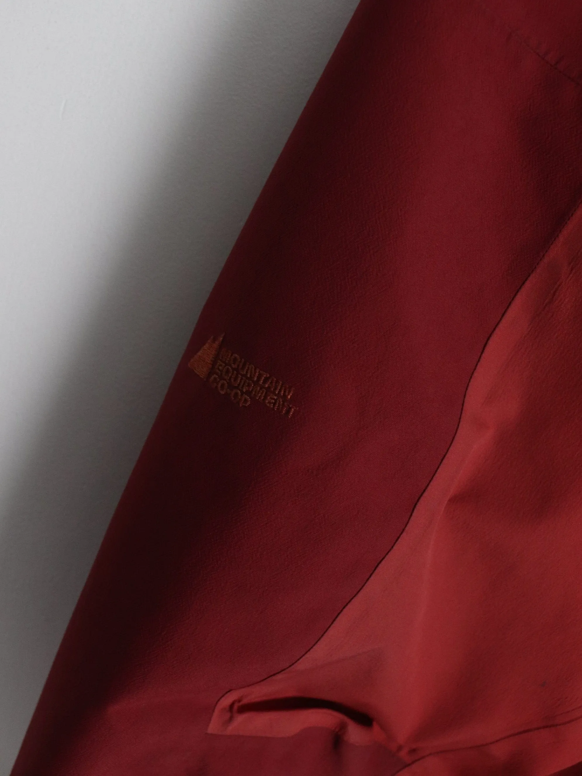 Vintage Mountain Equipment Co-Op Jacket Mens Medium Red Gore-Tex Outdoors